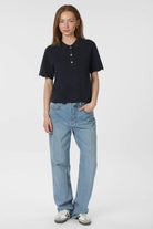 Soko Wave Knit Tee | Midnight Blue | Strik fra Neo Noir